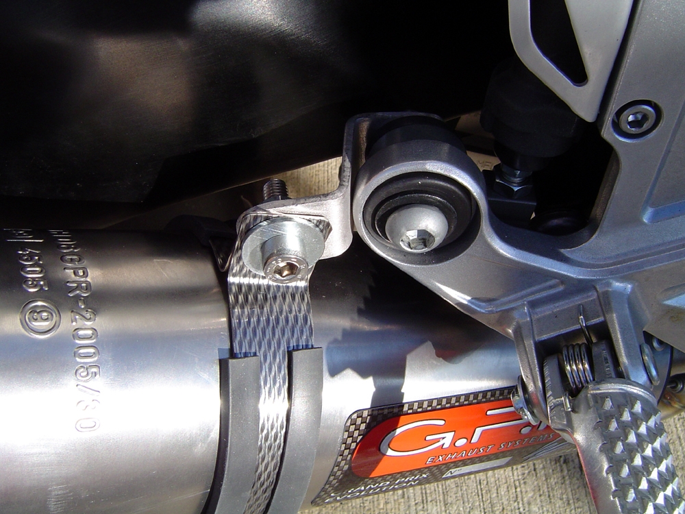 GPR auspuff kompatibel mit  Honda Cbr 1000 Rr 2008-2011, M3 Black Titanium, Rennauspuff, mit Verbindungsrohren, Artikel ohne Genehmigung 