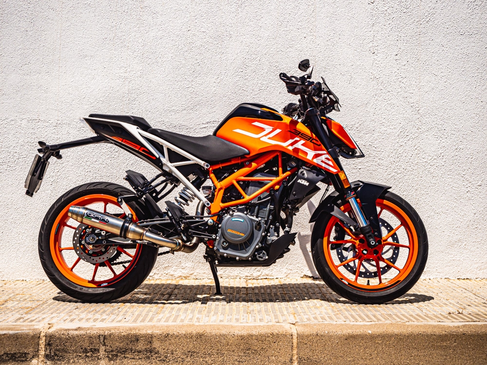 GPR auspuff kompatibel mit  Ktm Duke 125 2017-2020, Deeptone Inox, Rennauspuff, mit Verbindungsrohren, Artikel ohne Genehmigung 