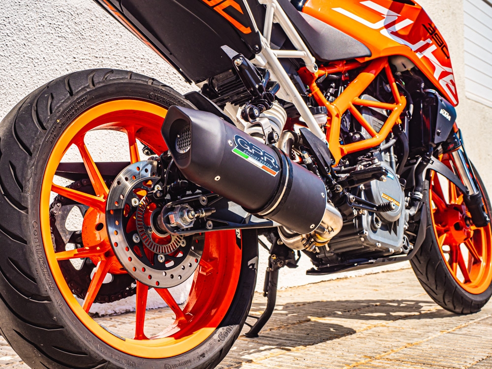 GPR auspuff kompatibel mit  Ktm Duke 125 2017-2020, Furore Nero, Rennauspuff, mit Verbindungsrohren, Artikel ohne Genehmigung 