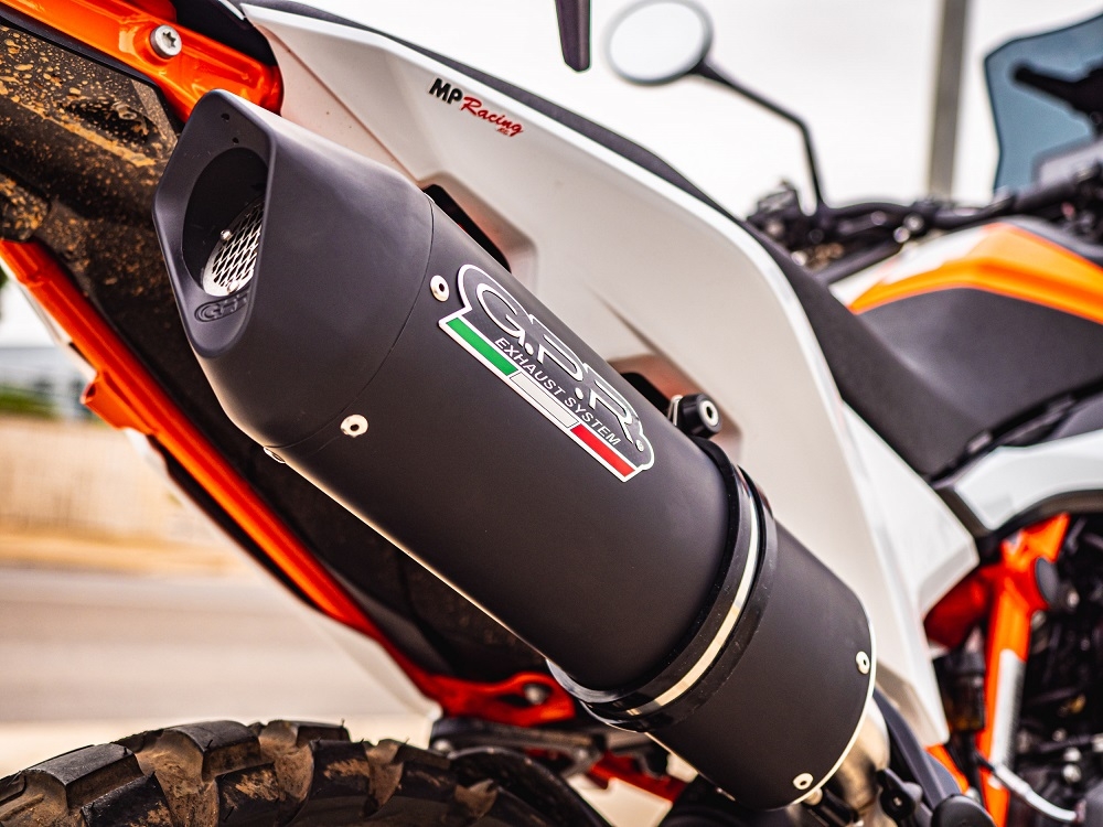GPR auspuff kompatibel mit  Ktm SMT 890 2025-2026, Furore Evo4 Nero, Zugelassener legaler Slip-On-Auspuff mit Abe, einschließlich abnehmbarem DB-Killer und Verbindungsrohr 