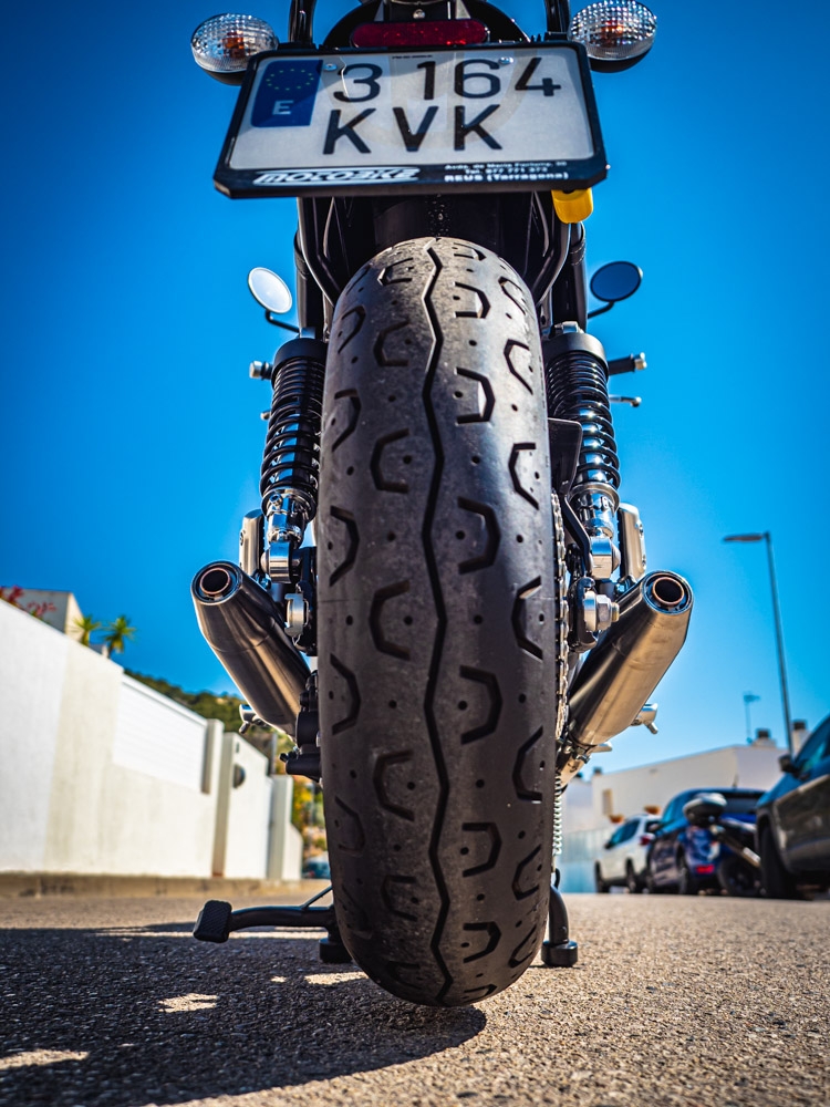 GPR auspuff kompatibel mit  Triumph Street Twin 900 2020-2021, Deeptone Inox, Doppelt homologierter legaler Slip-On-Auspuff mit ABE, einschließlich abnehmbarer DB-Killer und verbindungsrohre 