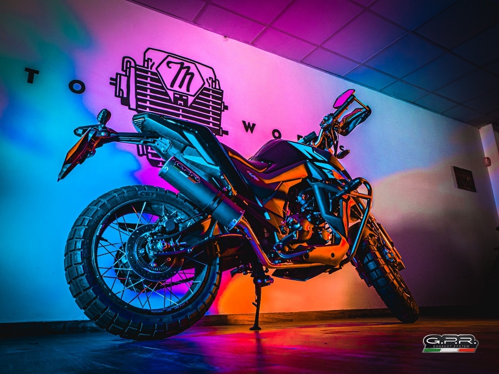 GPR auspuff kompatibel mit  Zontes Zt 125 G1 - U - U1 - Z2 2020-2024, M3 Black Titanium, Homologierte auspuff mit verbindungsrohr und katalysator 