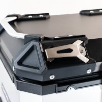 GPR TECH TOPCASE ALPI-TECH 45 LT. SILBER Topcase aus Aluminium, mit Soft-Rückenlehne, silberfarben mit Universalplatte inklusive Kapazität Liter 45