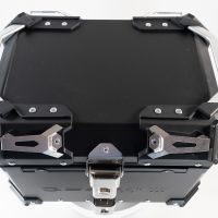GPR TECH TOPCASE ALPI-TECH 45 LT. SCHWARZ Topcase aus Aluminium, mit Soft-Rückenlehne, schwarze Farbe mit Universalplatte inklusive Kapazität Liter 45