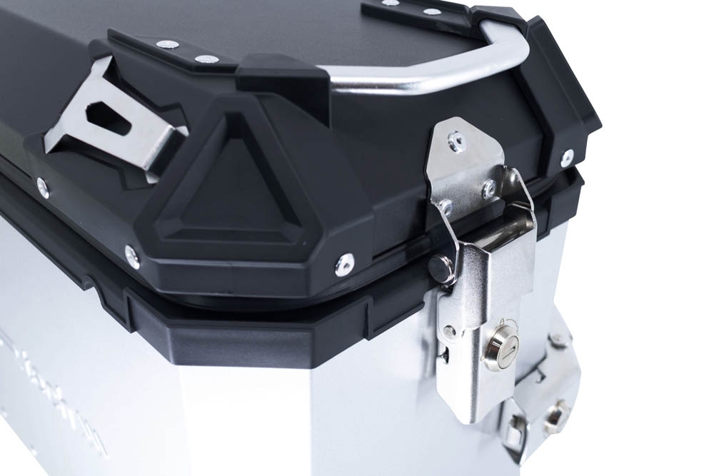 GPR TECH Bmw F 850 Gs 2021/2023 e5 Seitenkofferpaar aus Aluminium mit konturierter rechter Seite, Farbe Silber mit speziellem Gepäckträger Fassungsvermögen 38 Liter + 32 Liter