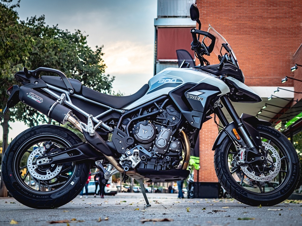 GPR auspuff kompatibel mit  Triumph Tiger 900 2020-2023, Furore Evo4 Nero, Zugelassener legaler Slip-On-Auspuff mit Abe, einschließlich abnehmbarem DB-Killer und Verbindungsrohr 