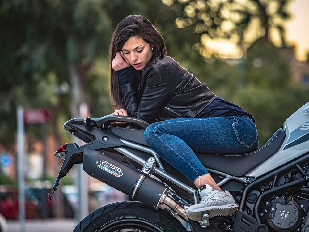 GPR auspuff kompatibel mit  Triumph Tiger 900 2020-2023, Furore Evo4 Nero, Zugelassener legaler Slip-On-Auspuff mit Abe, einschließlich abnehmbarem DB-Killer und Verbindungsrohr 