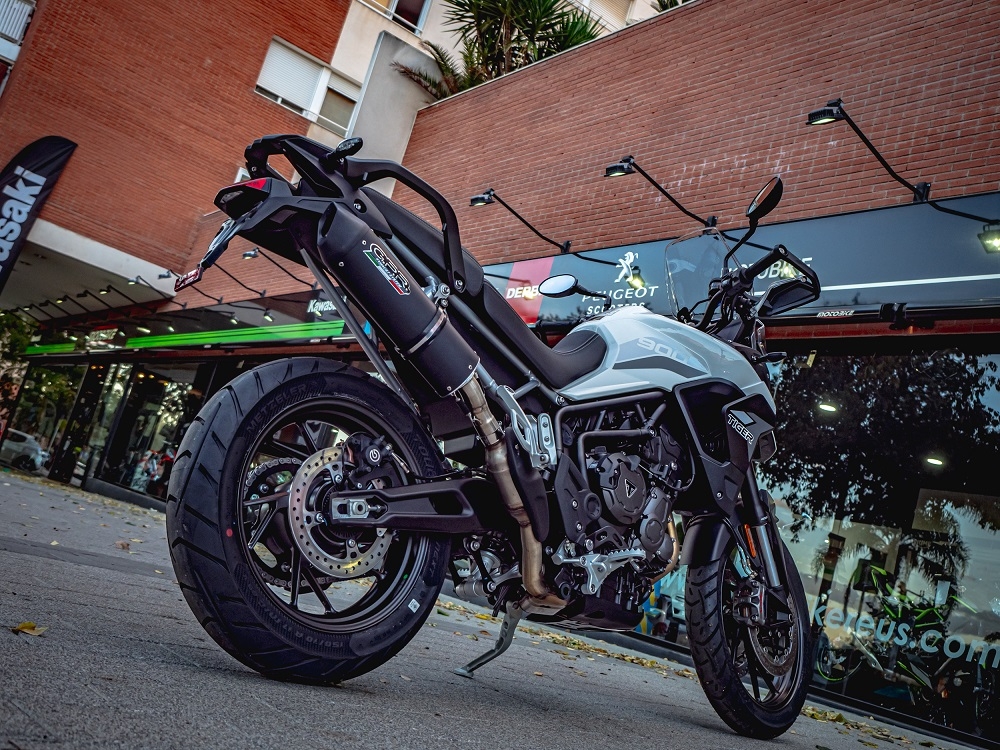 GPR auspuff kompatibel mit  Triumph Tiger 900 2020-2023, Furore Evo4 Nero, Zugelassener legaler Slip-On-Auspuff mit Abe, einschließlich abnehmbarem DB-Killer und Verbindungsrohr 