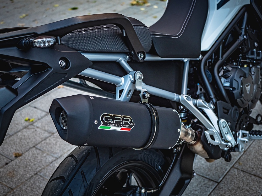 GPR auspuff kompatibel mit  Triumph Tiger 900 2020-2023, Furore Evo4 Nero, Zugelassener legaler Slip-On-Auspuff mit Abe, einschließlich abnehmbarem DB-Killer und Verbindungsrohr 