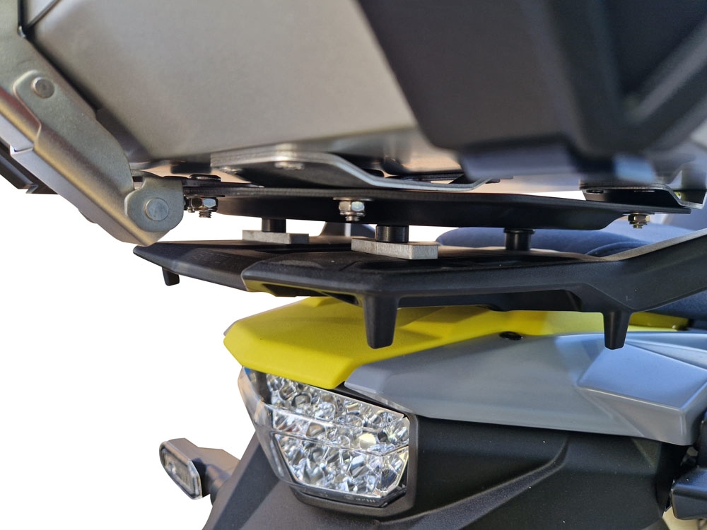GPR TECH Suzuki V-STROM DL 800 DE - SE 2023-2025 e5 Spezifische Montageplatte Top Case ALPITECH 55 LT kompatibel mit Original-Gepäckträger, aus Edelstahl mit 4 Verankerungspunkten