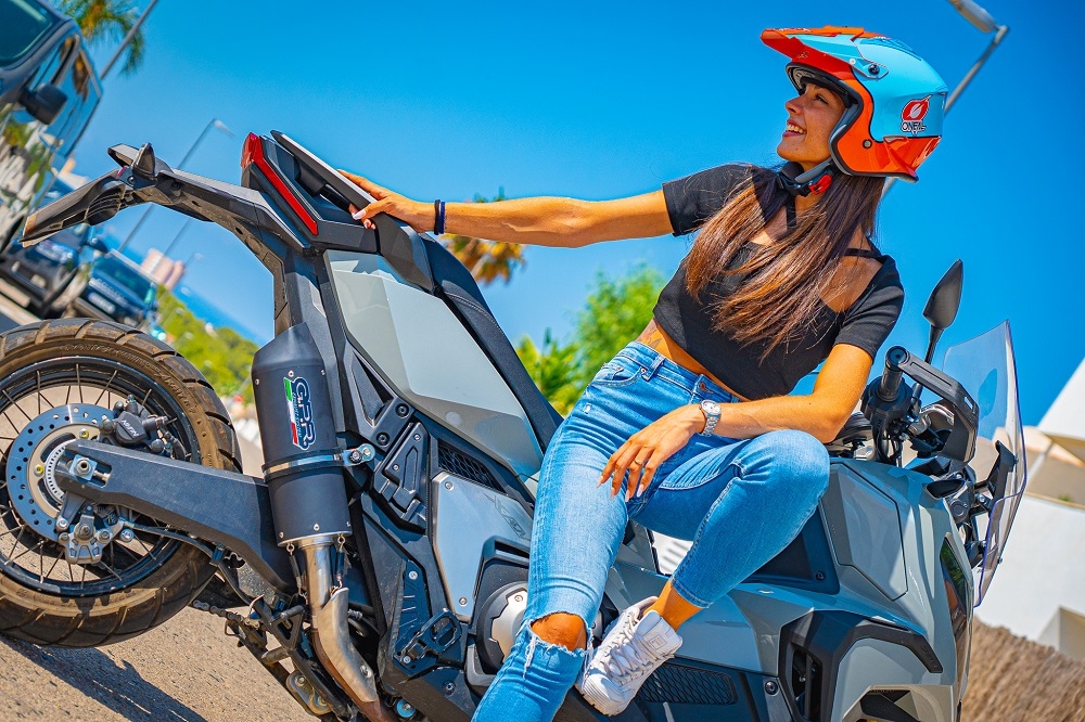 GPR auspuff kompatibel mit  Honda X-Adv 750 2016-2020, Furore Evo4 Nero, Zugelassener legaler Slip-On-Auspuff mit Abe, einschließlich abnehmbarem DB-Killer und Verbindungsrohr 