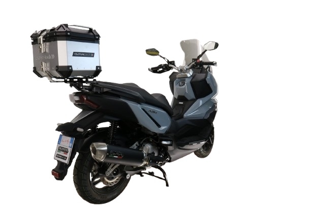 GPR TECH Sym ADX 300 2024/2026 e5 Plus Topcase aus Aluminium, silberfarben mit spezifischer Platte inklusive Kapazität Liter 26