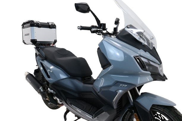 GPR TECH Sym ADX 300 2024/2026 e5 Plus Topcase aus Aluminium, silberfarben mit spezifischer Platte inklusive Kapazität Liter 35