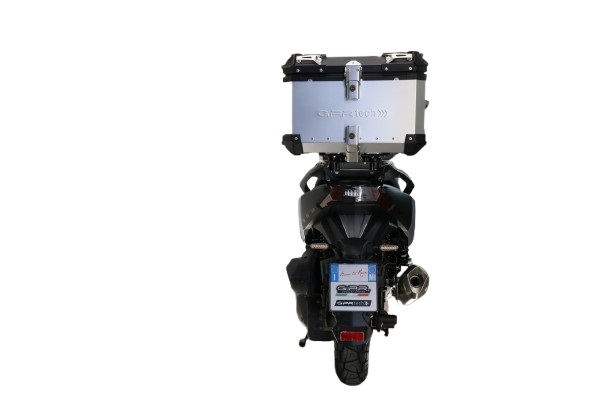 GPR TECH Sym ADX 300 2024/2026 e5 Plus Topcase aus Aluminium, silberfarben mit spezifischer Platte inklusive Kapazität Liter 45