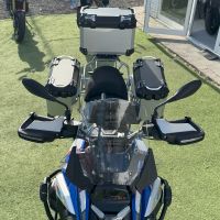 GPR TECH Bmw R 1300 GS Adventure 2023/2025 Triptychon-Kit in silberner Farbe, mit Topcase 35 Lt + Seitenkoffer 38 Lt + 38 Lt + allgemeiner Gepäckträger Topcase-Kapazität 35 l + Seitenkoffer-Kapazität 38 l + 38 l